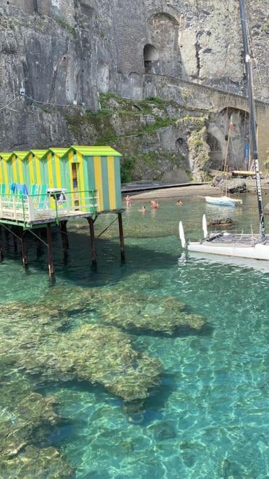 Sostaoplontina Casa Vacanza Torre Annunziata Kültér fotó